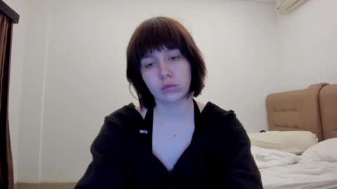 Snapshot of warm_june chatting on December 11, 8:28 pm June online show from December 11, 8:28 pm