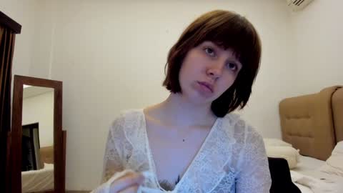 Snapshot of warm_june chatting on December 24, 8:49 pm June online show from December 24, 8:49 pm