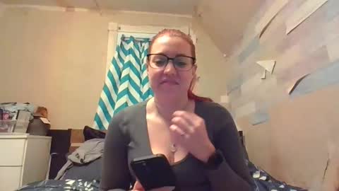 Snapshot of warwhore24 chatting on December 27, 10:37 pm warwhore24 online show from December 27, 10:37 pm