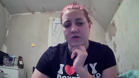 Snapshot of warwhore24 chatting on January 27, 12:33 am warwhore24 online show from January 27, 12:33 am