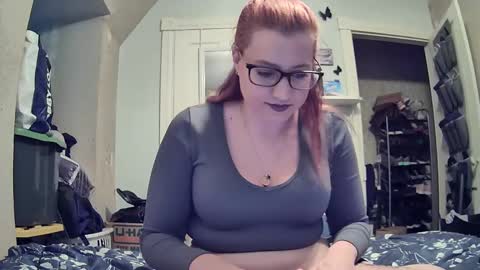 Snapshot of warwhore24 chatting on February 6, 7:07 pm warwhore24 online show from February 6, 7:07 pm