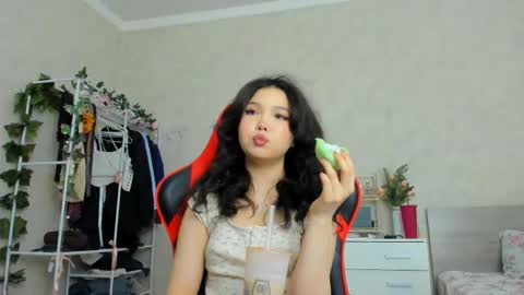 Snapshot of wastforu chatting on February 19, 12:11 pm wastforu online show from February 19, 12:11 pm