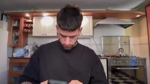 wearetwo online show from November 16, 3:17 pm