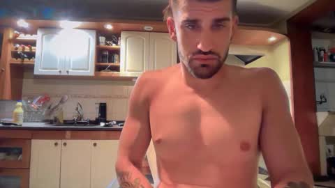 wearetwo online show from February 25, 5:28 am