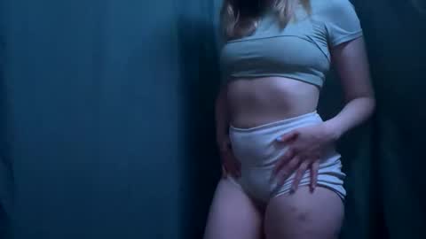 watchandwantme online show from April 22, 4:15 am