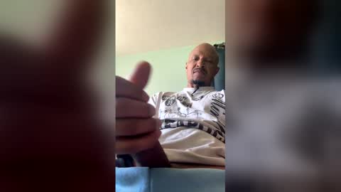 watchwutulike online show from May 3, 4:24 pm