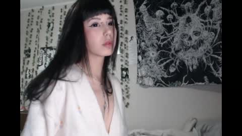 Mina online show from May 11, 8:28 pm