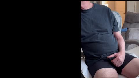 Snapshot of wdcsport chatting on December 15, 7:21 pm Luvs To Play. online show from December 15, 7:21 pm