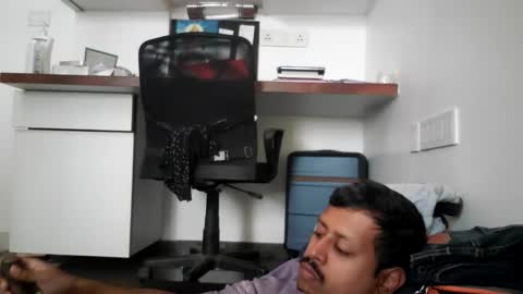 sexyguy online show from February 18, 5:58 am