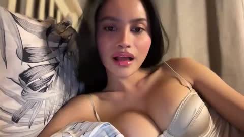 Maggie online show from November 23, 5:02 pm