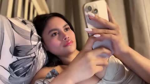 Maggie online show from December 2, 3:29 pm