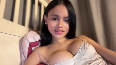 Maggie online show from February 8, 4:32 pm