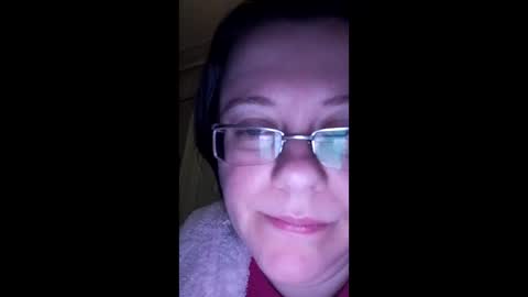 Snapshot of webgirl2 chatting on December 5, 3:15 am Marina online show from December 5, 3:15 am