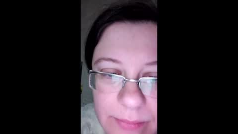 Snapshot of webgirl2 chatting on December 11, 11:51 am Marina online show from December 11, 11:51 am