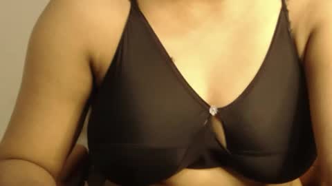 mina online show from April 3, 10:41 pm