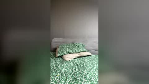 Snapshot of wedashit chatting on January 16, 3:16 pm WeDaShit Come Vibe with me . online show from January 16, 3:16 pm