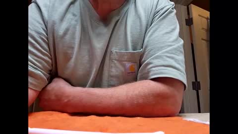 Snapshot of welderod chatting on October 5, 3:27 am welderod online show from October 5, 3:27 am