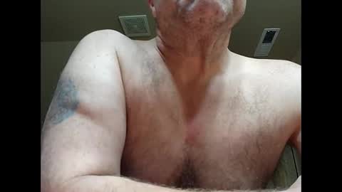 Snapshot of welderod chatting on November 1, 7:43 am welderod online show from November 1, 7:43 am