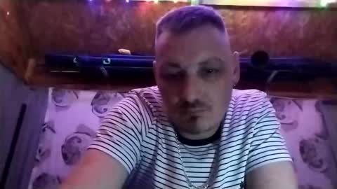 Welshdragon37 online show from December 18, 2:12 pm