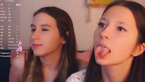 Snapshot of wendiesetters chatting on November 14, 7:56 pm Nora online show from November 14, 7:56 pm