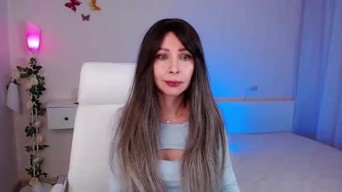 Snapshot of wendifoster chatting on February 17, 5:32 pm Wendi Foster online show from February 17, 5:32 pm