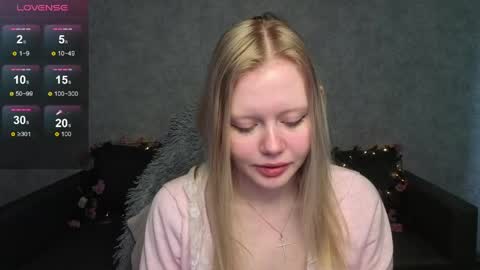 Snapshot of wendy_228 chatting on May 23, 1:11 am Wendy online show from May 23, 1:11 am