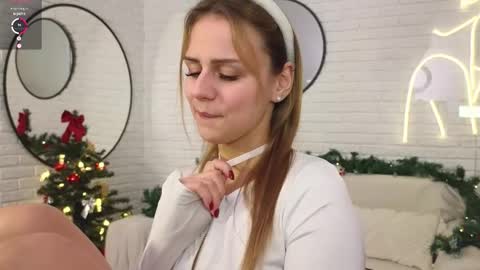 Snapshot of wendy__doll chatting on December 18, 9:21 pm Im Wendy online show from December 18, 9:21 pm