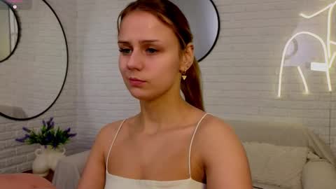 Snapshot of wendy__doll chatting on February 27, 9:26 pm Im Wendy online show from February 27, 9:26 pm