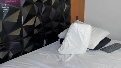 Wendy Marshall  online show from January 12, 7:30 pm