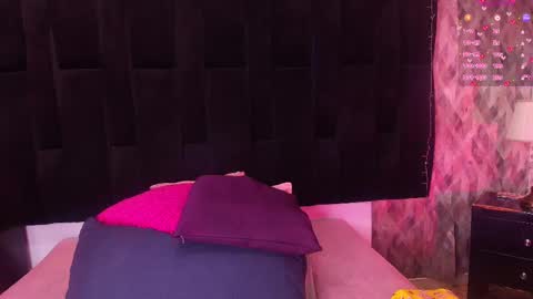 WEN SHENG online show from November 6, 7:15 pm