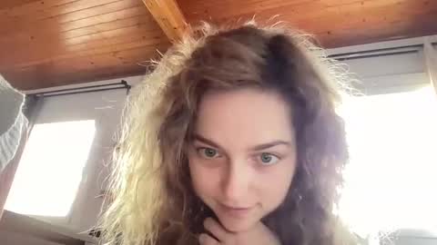 wenus_ss online show from December 8, 3:45 pm