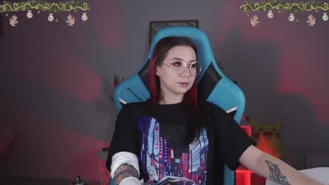 Snapshot of wesleegray chatting on December 26, 2:12 am little girl who is always rightLisa online show from December 26, 2:12 am