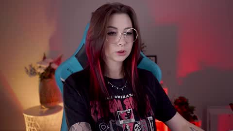 Snapshot of wesleegray chatting on December 30, 5:15 am little girl who is always rightLisa online show from December 30, 5:15 am