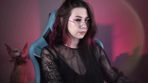 Snapshot of wesleegray chatting on January 20, 2:01 am little girl who is always rightLisa online show from January 20, 2:01 am