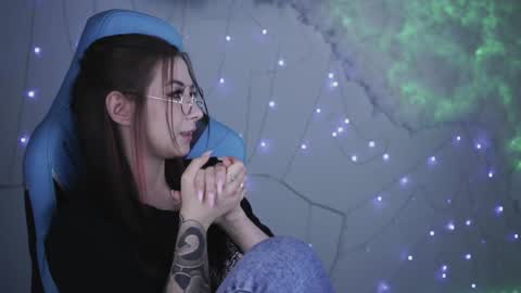 Snapshot of wesleegray chatting on January 22, 5:26 am little girl who is always rightLisa online show from January 22, 5:26 am