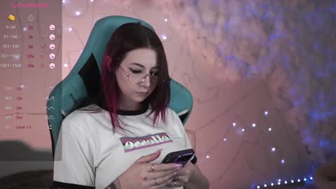 Snapshot of wesleegray chatting on January 26, 2:14 am little girl who is always rightLisa online show from January 26, 2:14 am