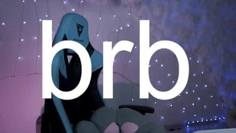 Snapshot of wesleegray chatting on January 26, 5:23 am little girl who is always rightLisa online show from January 26, 5:23 am