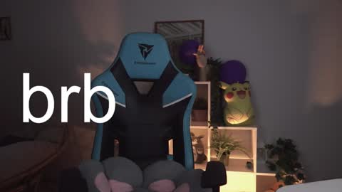 Snapshot of wesleegray chatting on February 5, 5:30 am little girl who is always rightLisa online show from February 5, 5:30 am