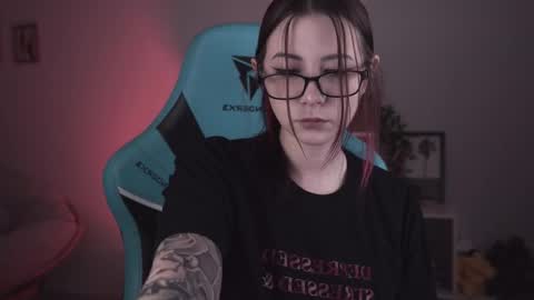 Snapshot of wesleegray chatting on February 11, 2:25 am little girl who is always rightLisa online show from February 11, 2:25 am