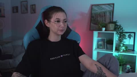 Snapshot of wesleegray chatting on February 13, 8:48 am little girl who is always rightLisa online show from February 13, 8:48 am