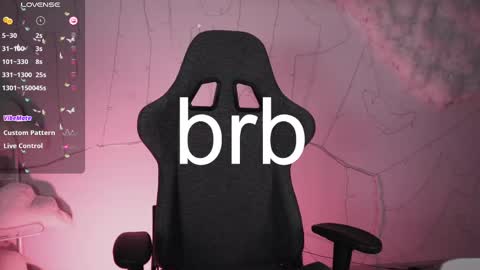 Snapshot of wesleegray chatting on February 18, 5:09 am little girl who is always rightLisa online show from February 18, 5:09 am