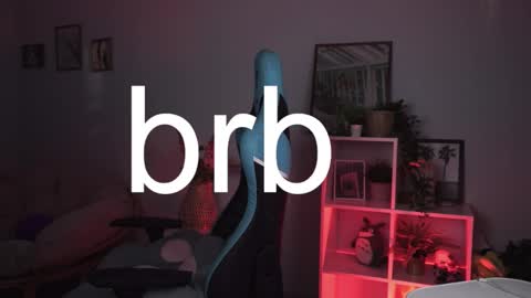 Snapshot of wesleegray chatting on February 19, 5:27 am little girl who is always rightLisa online show from February 19, 5:27 am