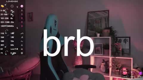 Snapshot of wesleegray chatting on February 26, 5:20 am little girl who is always rightLisa online show from February 26, 5:20 am