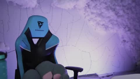 Snapshot of wesleegray chatting on March 4, 2:06 am little girl who is always rightLisa online show from March 4, 2:06 am