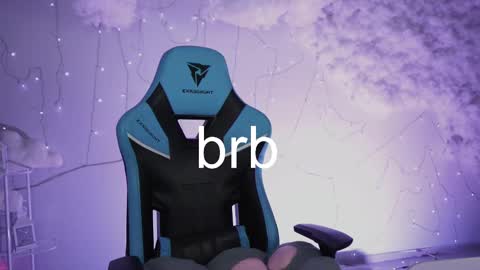 Snapshot of wesleegray chatting on March 4, 5:11 am little girl who is always rightLisa online show from March 4, 5:11 am