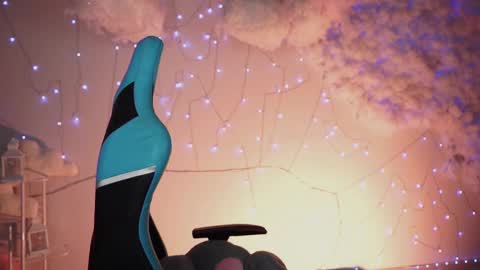 Snapshot of wesleegray chatting on March 7, 2:15 am little girl who is always rightLisa online show from March 7, 2:15 am