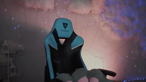 Snapshot of wesleegray chatting on March 10, 1:45 am little girl who is always rightLisa online show from March 10, 1:45 am