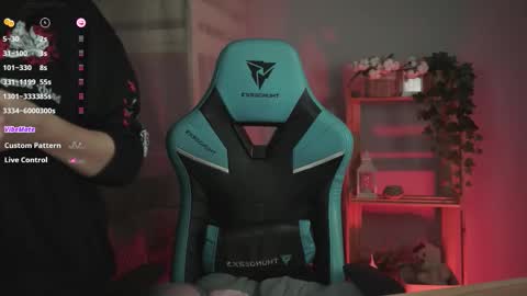 Snapshot of wesleegray chatting on September 9, 2:22 am little girl who is always rightLisa online show from September 9, 2:22 am