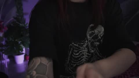 Snapshot of wesleegray chatting on September 15, 2:22 am little girl who is always rightLisa online show from September 15, 2:22 am