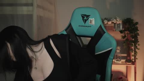 Snapshot of wesleegray chatting on October 22, 1:39 am little girl who is always rightLisa online show from October 22, 1:39 am